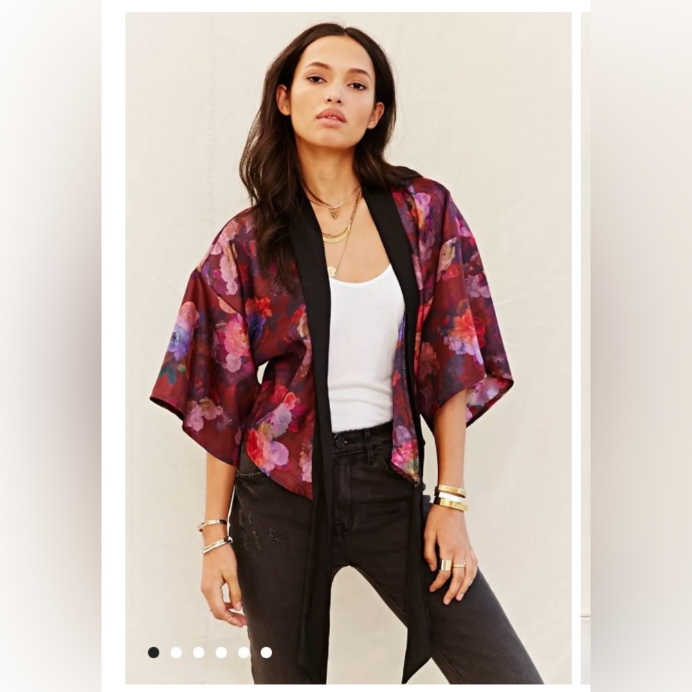 Urban Outfitters Floral Black Women's Kimono - Picture 6 of 8